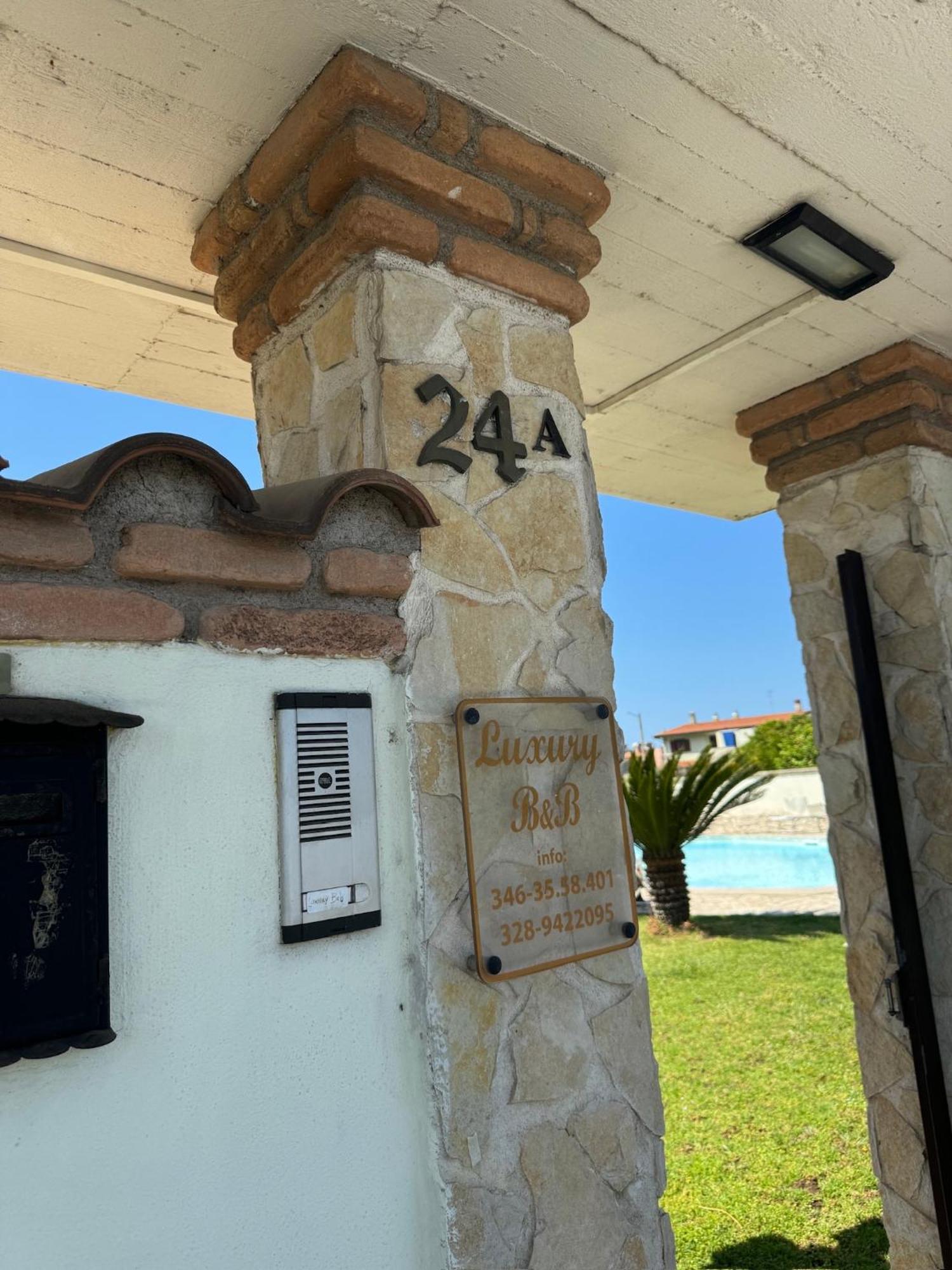 Gold House Luxury Anzio Vila Exterior foto